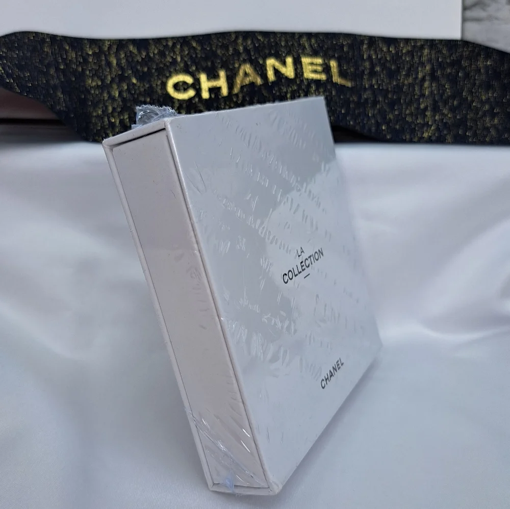'CHANEL' DOÙBLE LOCK & KEY BOXED GIFT SET w 'CHANEL' GIFT BAG BLACK CAMILĹA ÌÌ - Picture 4 of 16